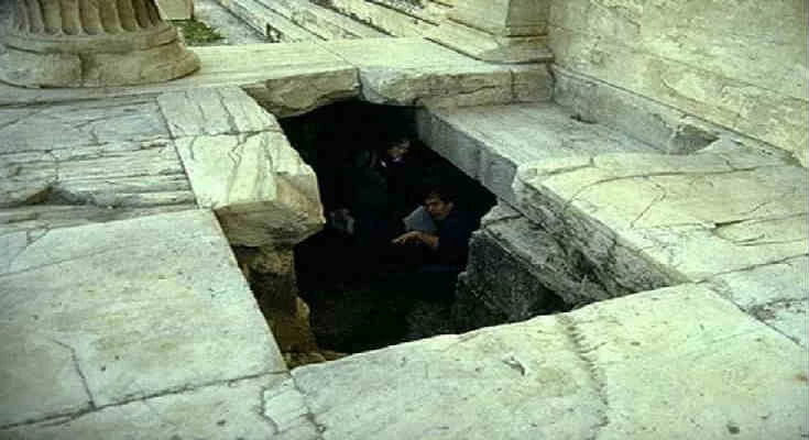 Η «απαγορευμένη» Ακρόπολη των Αθηνών – Κρυφές Είσοδοι
